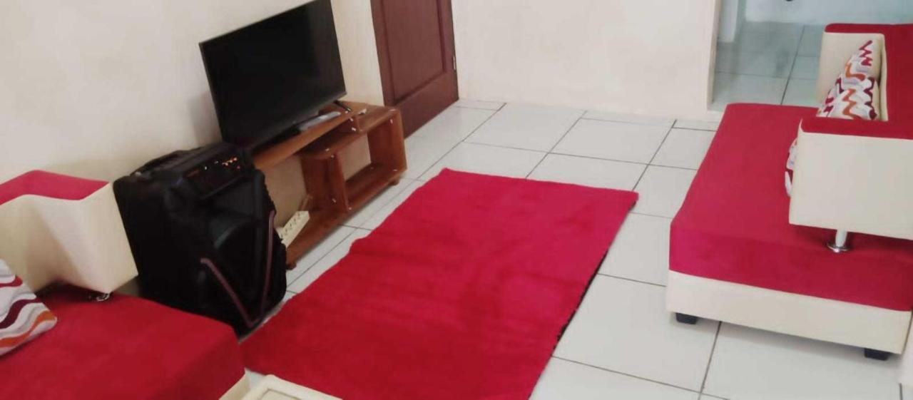 Express O 91843 Bbs Villa Ciater Bandung Esterno foto